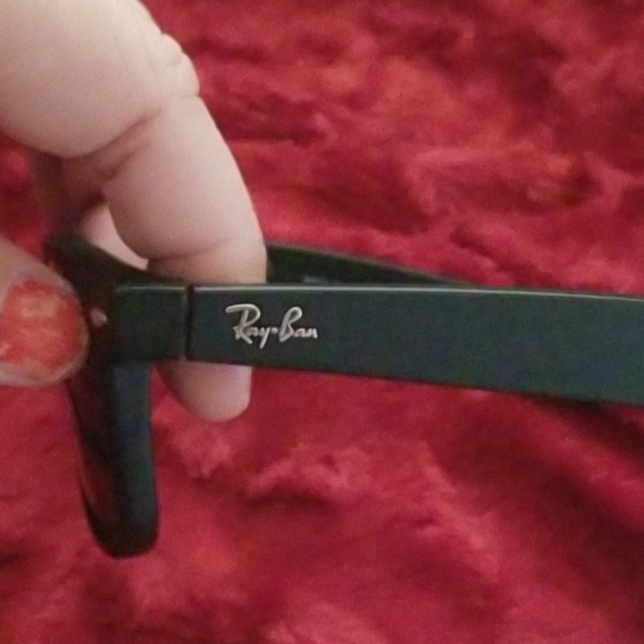 Ray-ban Sunglasses - Picture 3 of 3